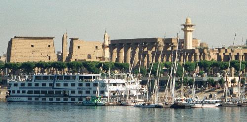 Afbeelding:Egypt.LuxorTemple.River.01.jpg