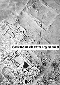 Bovenaanzicht piramide Sechemset